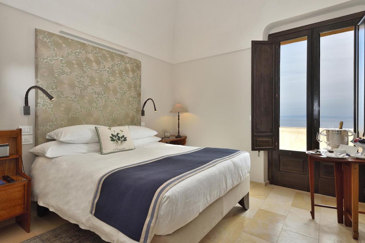 Hotel Monastero Santa Rosa & 5*